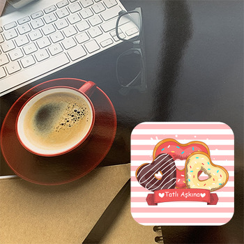 Kalp Şeklinde Donutlar Temalı Bardak Altlığı