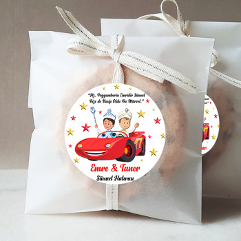 Kırmızı Arabalı Sünnet Çocukları ile Yıldızlar Temalı Sticker