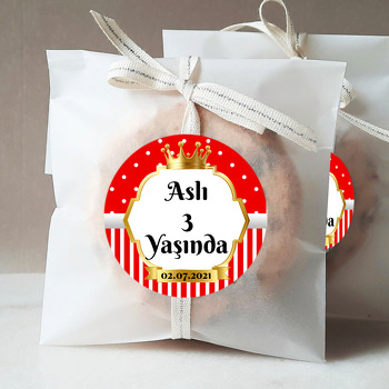 Kırmızı Beyaz Puantiye ile Gold Çerçeve Temalı Sticker