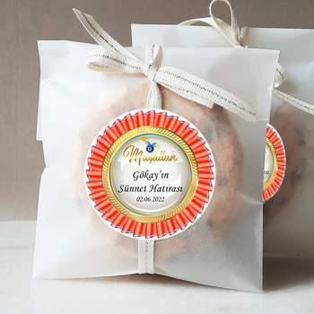 Kırmızı Kurdele Madalyon ile Sünnet Temalı Sticker