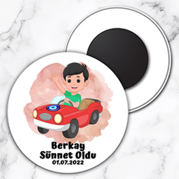 Kırmızı Sünnet Arabası ile Bordo Fon Temalı Daire Plastik Magnet