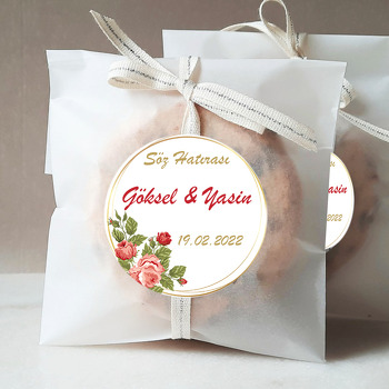 Kırmızı Yaban Gülleri Temalı Sticker