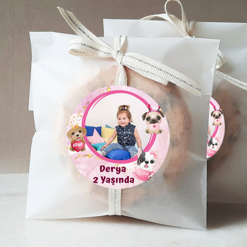 Köpekler ile Pembe Fon Temalı Resimli Sticker