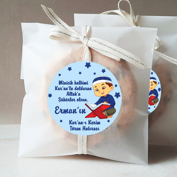 Kuran Okuyan Çocuk ile Lacivert Yıldızlar Temalı Sticker