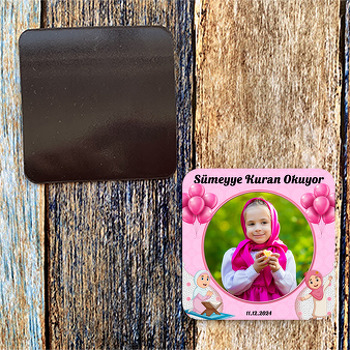 Kuran Okuyorum Pembe Temalı Kare Magnet