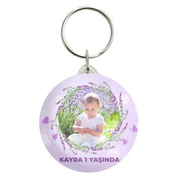 Lavanta Çerçeve ile Lila Fon Temalı Anahtarlık