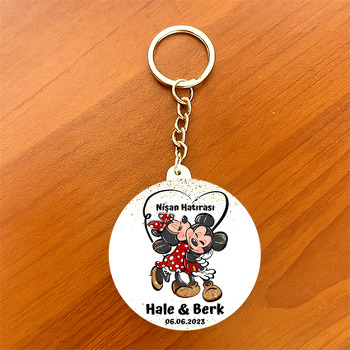 Mickey ile Minnie Mouse ve Kalp Kuyruklar Temalı Daire Plastik Anahtarlık