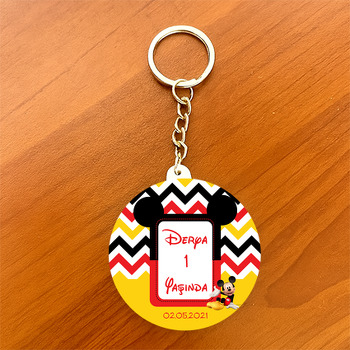 Mickey Mouse Sarı Temalı Daire Plastik Anahtarlık