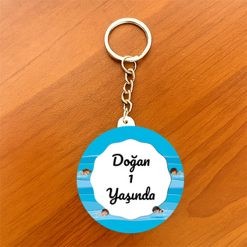 Minik Yüzücü Temalı Daire Plastik Anahtarlık