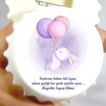 Mor Balonlu Tavşan Temalı Beyaz Kapak Şekilli Magnet Açacak