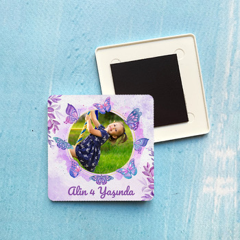 Mor Kelebekler ile Yapraklar Temalı Plastik Kare Magnet