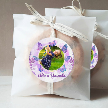 Mor Kelebekler ile Yapraklar Temalı Resimli Sticker