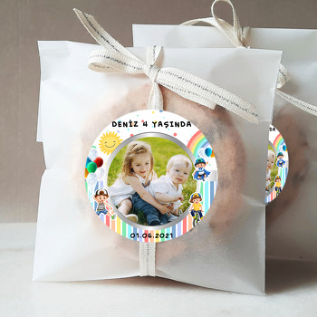 Neşeli Çocuklar Temalı Sticker