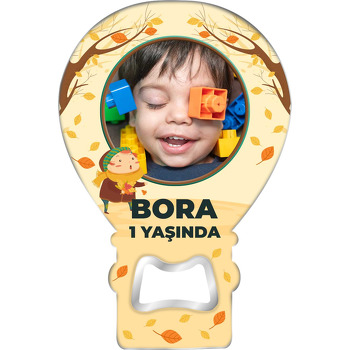 Neşeli Erkek Çocuğu ile Sonbahar Yaprakları Temalı Balon Ahşap Magnet 