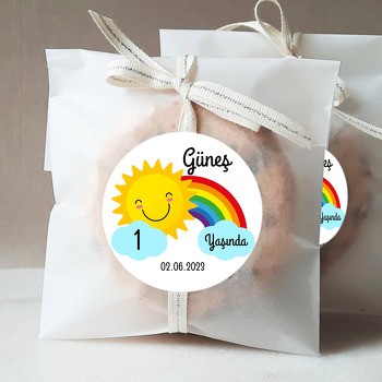 Neşeli Güneş ile Gökkuşağı Temalı Sticker