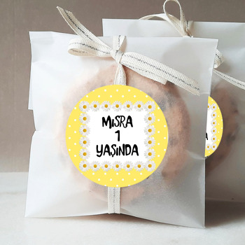 Papatya Çerçeve ile Sarı Fon Temalı Resimli Sticker