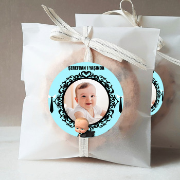 Patron Bebek Mavi Fonda Siyah Çerçeve Temalı Sticker