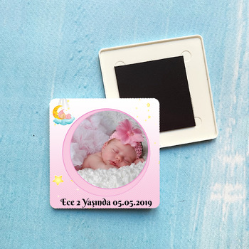 Pembe Aydede Temalı Doğum Günü Plastik Kare Magnet
