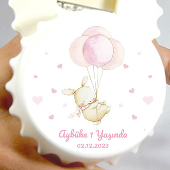 Pembe Balonlar ile Uçan Beyaz Tavşan ve Kalpler Temalı Kapak Şekilli Magnet Açacak