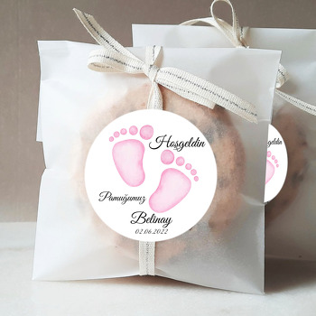 Pembe Baskı Ayak İzi Temalı Sticker