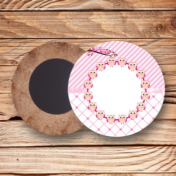 Pembe Baykuş Temalı Resimli Ahşap Daire Magnet