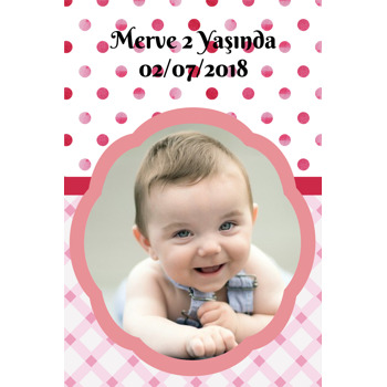 Pembe Beyaz Puantiyel Temalı Doğum Günü Magnet