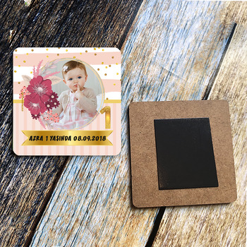 Pembe Çiçekli Çerçeve Temalı 1 Yaş Ahşap Magnet