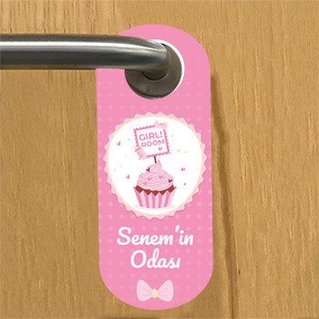 Pembe Cupcake ile Kerdele Temalı Çocuk Odası Kapı Askısı