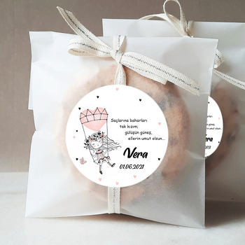 Pembe Kalp Balon ile Salıncakta Kız Temalı Sticker
