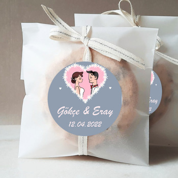 Pembe Kalp İçerisinde Gelin Damat Temalı Sticker