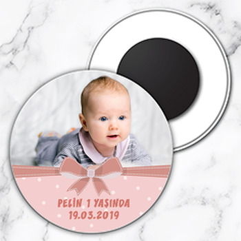 Pembe Kurdela Temalı Resimli Daire Plastik Magnet