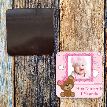 Pembe Kurdelalı Ayıcık Temalı Kare Magnet