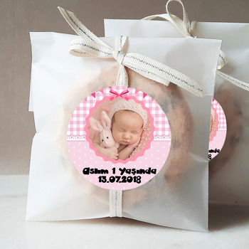 Pembe Kurdele Temalı Resimli Sticker