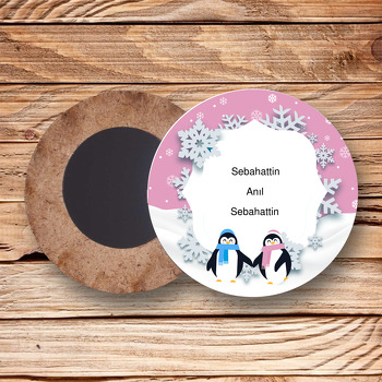 Pembe Penguen Temalı Ahşap Daire Magnet