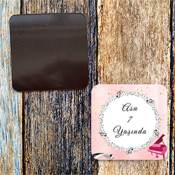 Pembe Piyano Temalı Doğum Günü Kare Magnet