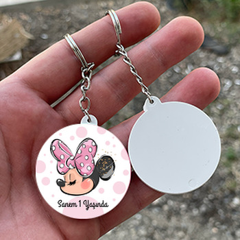 Pembe Puantiye ile Kurdeleli Minnie Portresi Temalı Daire Plastik Doğum Günü Anahtarlık