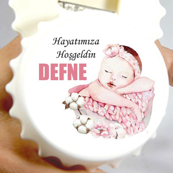 Pembe Sepette Uyuyan Bebek Temalı Kapak Şekilli Magnet Açacak