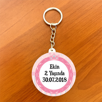 Pembe Taçlı Temalı Daire Plastik Anahtarlık