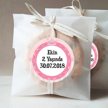 Pembe Taçlı Temalı Sticker