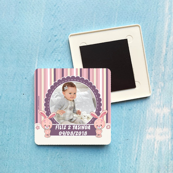 Pembe Tavşan Temalı Doğum Günü Plastik Kare Magnet
