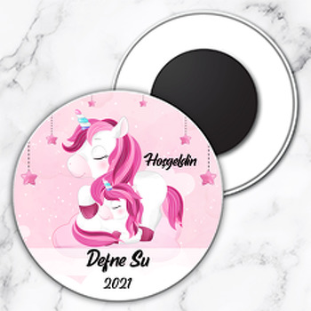 Pembe Unicorn ile Yavrusu Temalı Daire Plastik Magnet