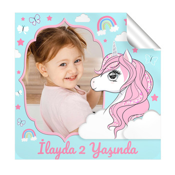 Pembe Yeleli Unicorn ile Mavi Desenli Fon Temalı Kare Parti Etiket