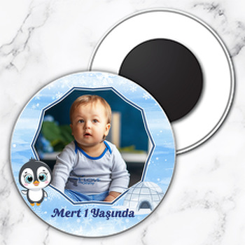 Penguen ile Kar Taneleri Temalı Daire Plastik Doğum Günü Magnet