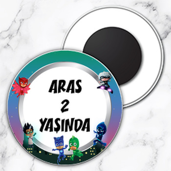 Pijamaskeliler Şehirde Temalı Daire Plastik Magnet