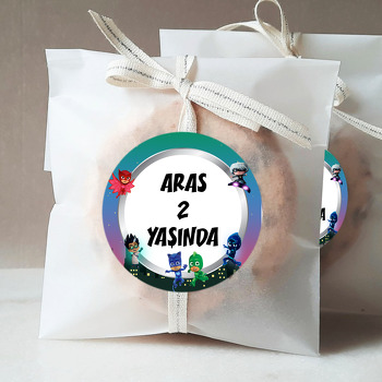 Pijamaskeliler Şehirde Temalı Parti Sticker