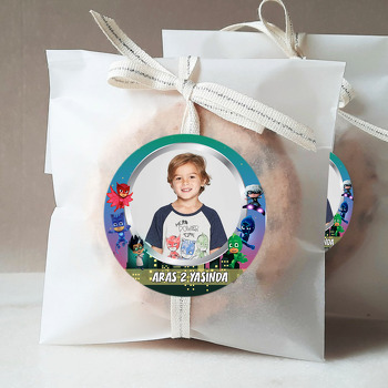 Pijamaskeliler Şehirde Temalı Resimli Sticker