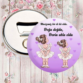 Puantiyeli Elbiseli Kız Kardeşler ile Lila Kalpli Fon Temalı Magnet Açacak