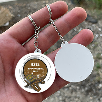 Rahlede Kuranı Kerim ile Kahverengi Fon Temalı Daire Plastik Anahtarlık