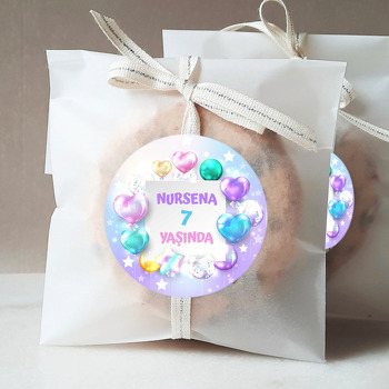Renkli Işıltılı Balonlar ile Lila Fon Temalı Sticker