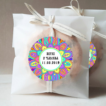 Renkli Kalpler Temalı Doğum Günü Sticker